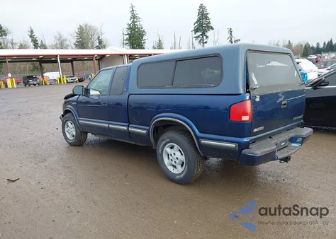 1999 Chevrolet S-10 Ls z USA, uszkodzony, nr VIN 1GCDT19X6X8120900